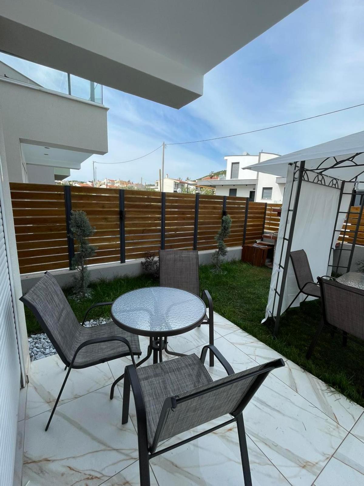 Chara'S House Apartment Kavala Exterior photo